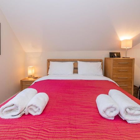 Pass The Keys 41C Bath Road Modern Renovated Peaceful House With Garden Villa Reading Buitenkant foto