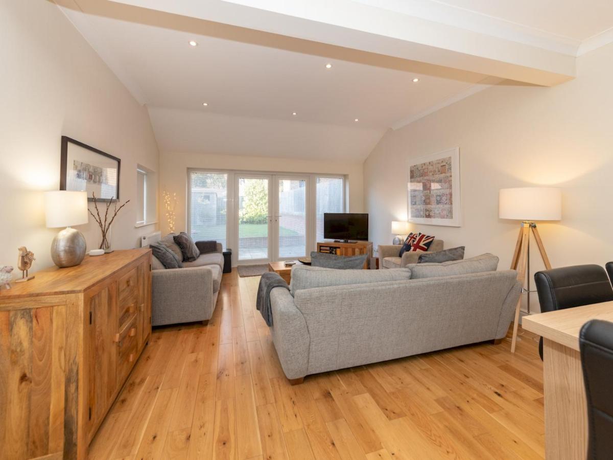 Pass The Keys 41C Bath Road Modern Renovated Peaceful House With Garden Villa Reading Buitenkant foto