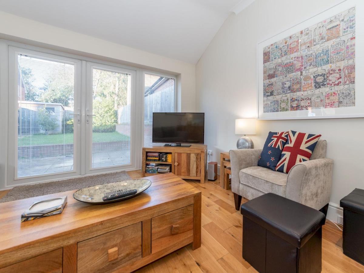 Pass The Keys 41C Bath Road Modern Renovated Peaceful House With Garden Villa Reading Buitenkant foto