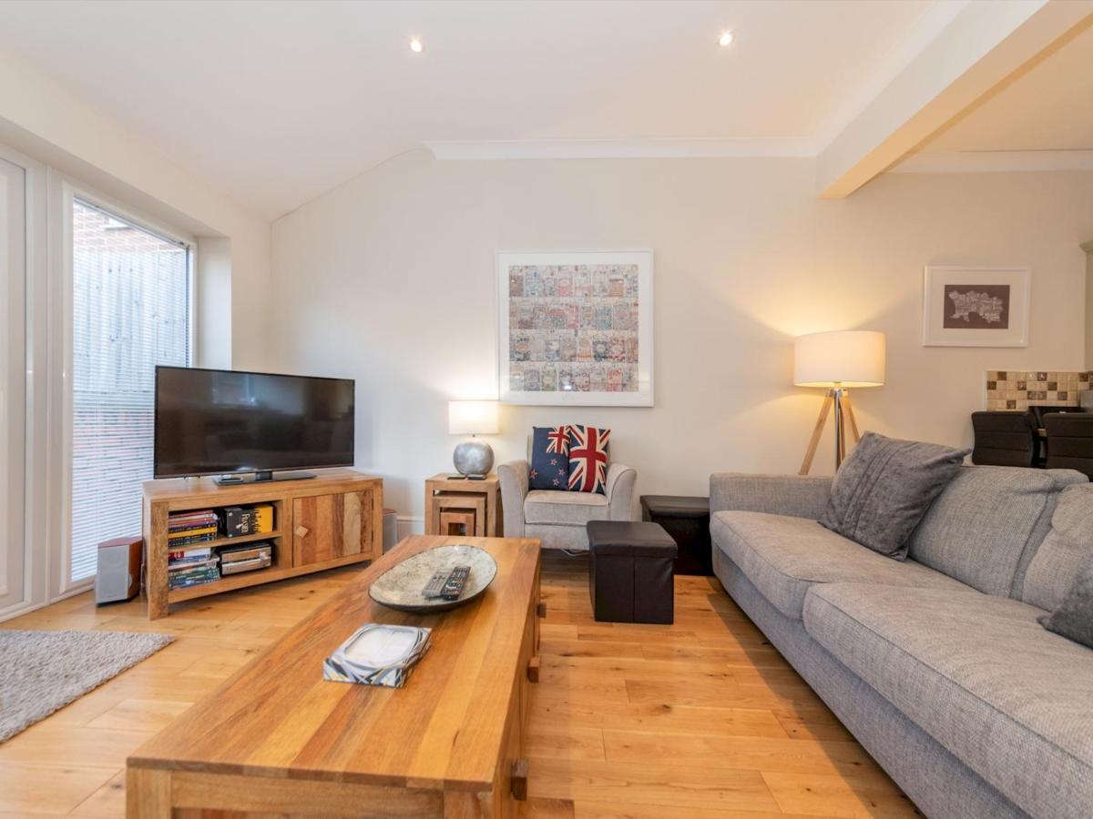 Pass The Keys 41C Bath Road Modern Renovated Peaceful House With Garden Villa Reading Buitenkant foto